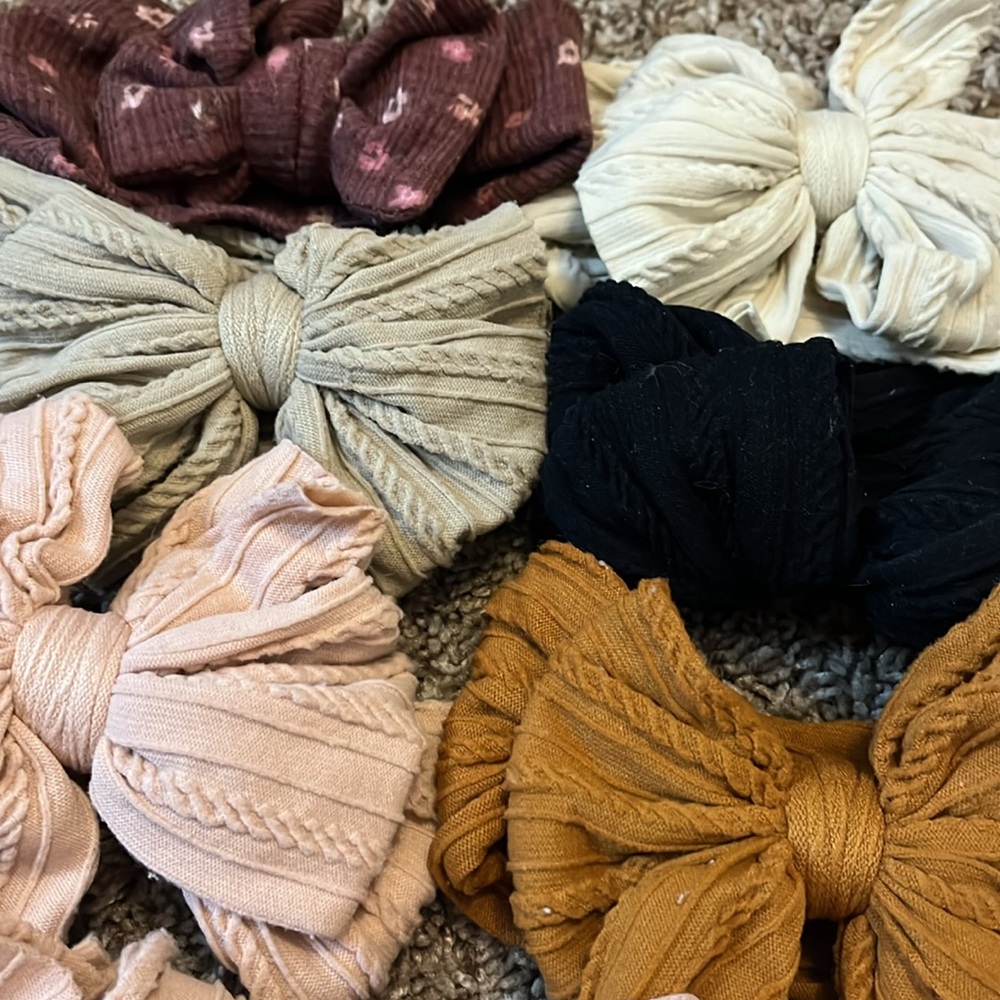 Large bow lot for baby/toddler - Picture 4 of 4